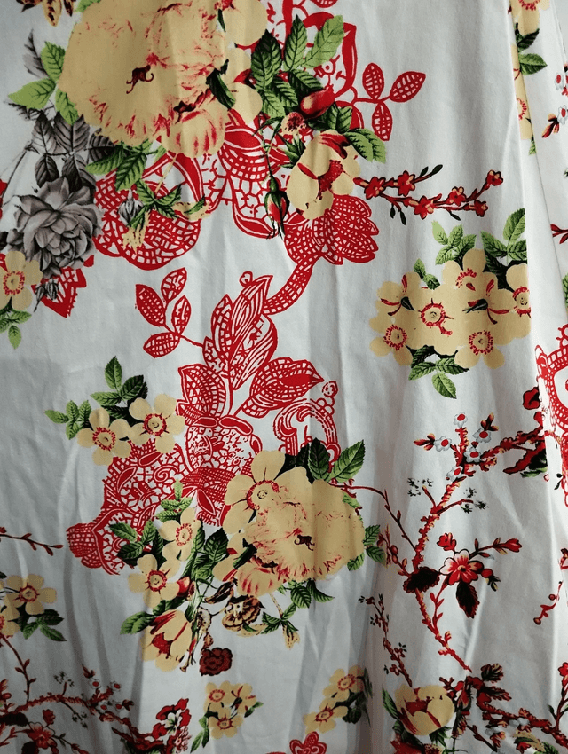 Robe Hearts Roses Susan Floral in White T46