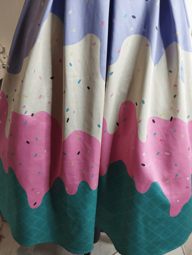 Robe Dolly Dotty Amanda Summer Sprinkles Ice Cream Cone Swing T48/50