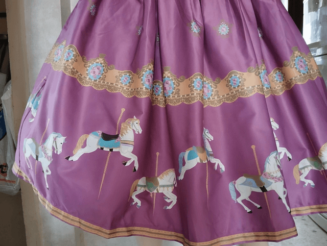 Robe Lindy Bop Audrey Pink Carousel Border T42