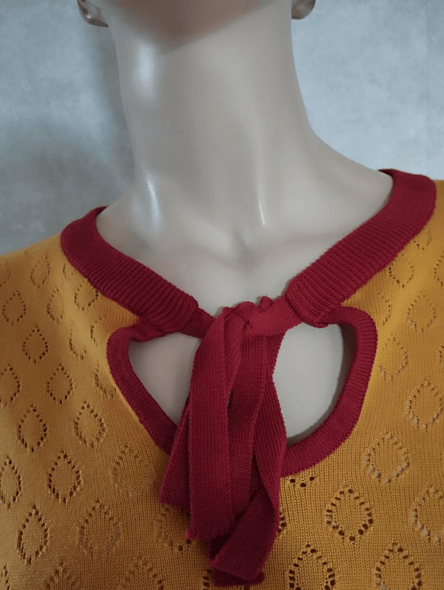 Pull Dancing Days by Banned First Love Mustard T40/48