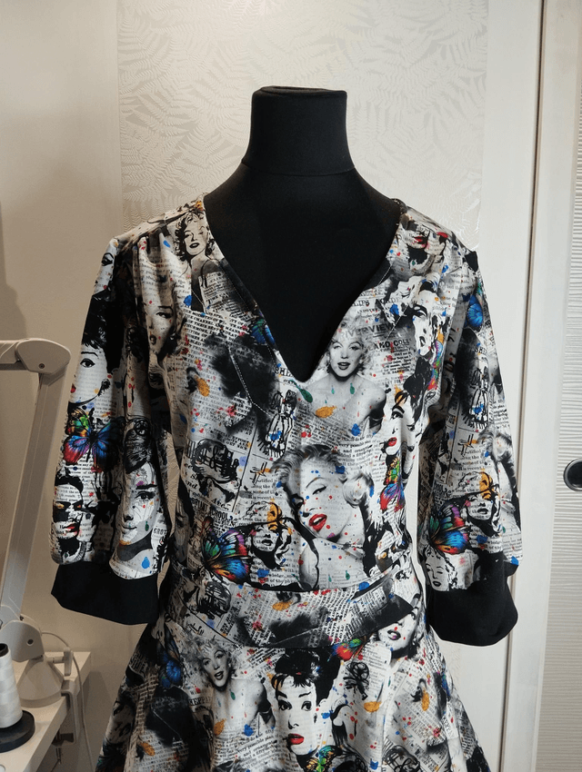 Robe Marilyn Modèle Les Stars of Hollywood T46/48
